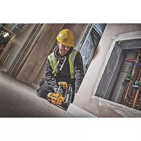 DeWalt DCN660P2-GB 63mm 18V 2 x 5.0Ah Li-Ion XR Brushless Second Fix Cordless Nail Gun 5 DeWalt DCN660P2-GB 63mm 18V 2 x 5.0Ah Li-Ion XR Brushless Second Fix Cordless Nail Gun - Image 5