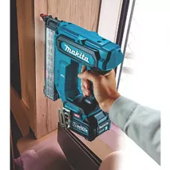 Makita FN001GD201 40mm 40V 2 x 2.5Ah Li-Ion XGT Brushless Second Fix Cordless Nail Gun 10 Makita FN001GD201 40mm 40V 2 x 2.5Ah Li-Ion XGT Brushless Second Fix Cordless Nail Gun -Collated Nails Shop 300VV A4