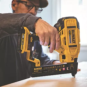 DeWalt DCN681N-XJ 38mm 18V Li-Ion XR Brushless Second Fix Cordless Stapler - Bare 2 DeWalt DCN681N-XJ 38mm 18V Li-Ion XR Brushless Second Fix Cordless Stapler - Bare - Image 2