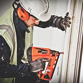 Paslode IM65A F16 63mm 7.4V 1 x 2.1Ah Lithium Second Fix Cordless Gas Nail Gun 4 Paslode IM65A F16 63mm 7.4V 1 x 2.1Ah Lithium Second Fix Cordless Gas Nail Gun - Image 4